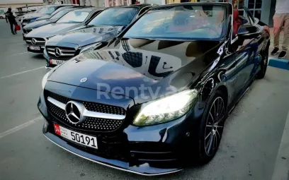 Mercedes C200 cabrio (Черный), 2019 для аренды в Дубай