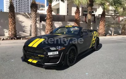 Ford Mustang V8 cabrio (Noir), 2020 &agrave; louer &agrave; Duba&iuml;