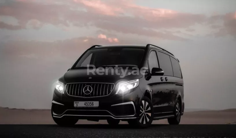 Mercedes Vito VIP Maybach (Zwart), 2020 te huur in Dubai