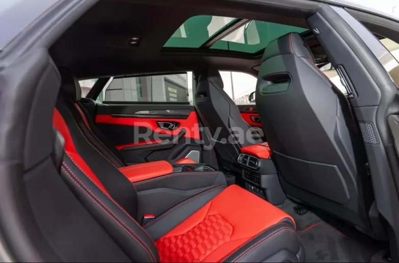 在迪拜 租 兰博基尼乌鲁斯 V8TT (灰色), 2022