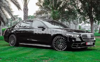 Mercedes S500 Class (Черный), 2021 для аренды в Дубай