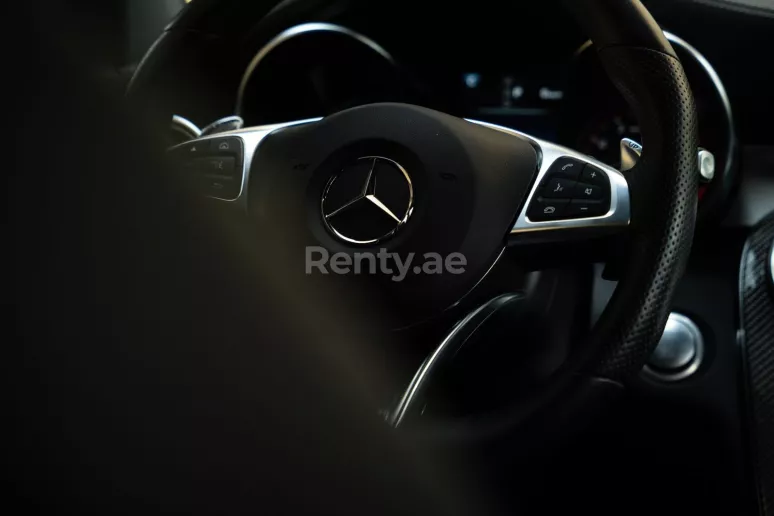 Mercedes GLC 63s (Gr&uuml;n), 2020  zur Miete in Dubai