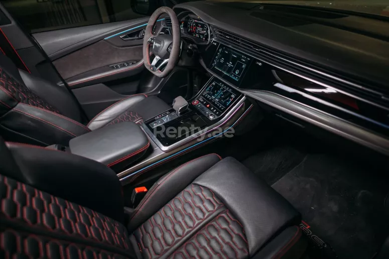 Dubai'de kiralık Audi RSQ8 (Beyaz), 2021