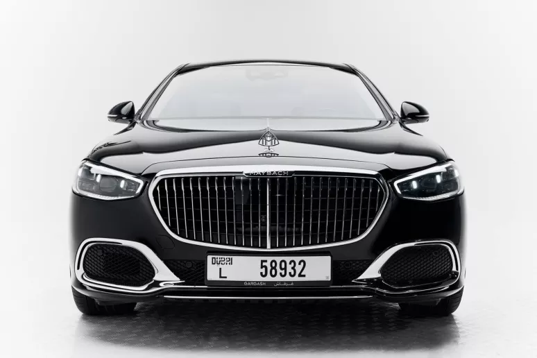 Mercedes S550 Maybach (Черный), 2023 для аренды в Дубай