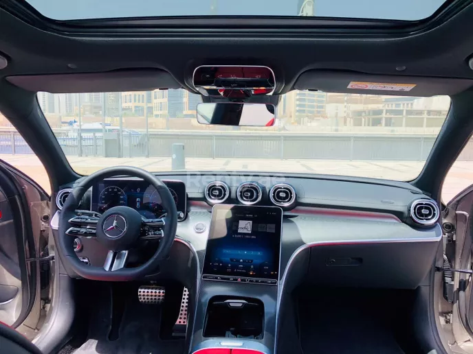 Mercedes C 200 new Shape (Grijs), 2022 te huur in Dubai