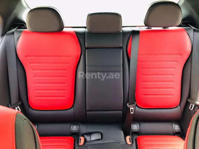 Mercedes C 200 new Shape (Grijs), 2022 te huur in Dubai