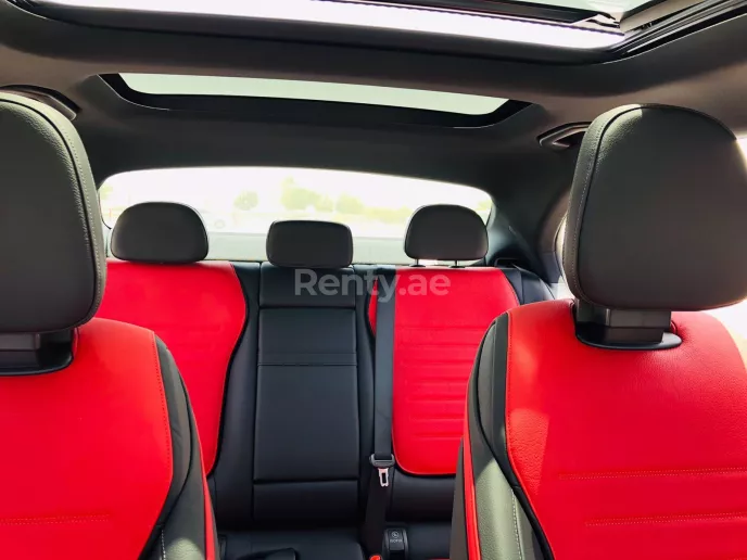 Mercedes C 200 new Shape (Grijs), 2022 te huur in Dubai