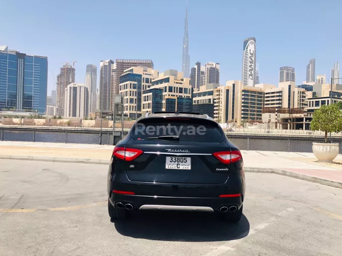 إيجار مازيراتي ليفانتي (أسود), 2019 في دبي