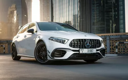 Mercedes A45 AMG (Blanc), 2021 &agrave; louer &agrave; Duba&iuml;