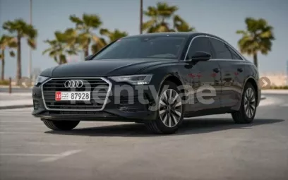 Audi A6 (Negro), 2022 para alquiler en Dub&aacute;i