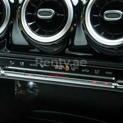 Mercedes A-Klasse (Schwarz), 2020  zur Miete in Dubai
