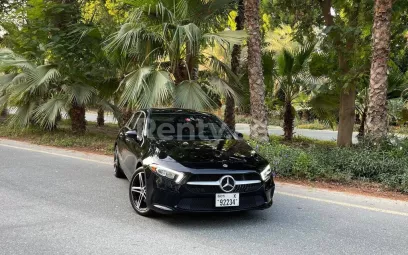 Mercedes Classe A (Noir), 2020 &agrave; louer &agrave; Duba&iuml;