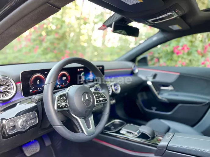 Mercedes A-Klasse (Schwarz), 2020  zur Miete in Dubai
