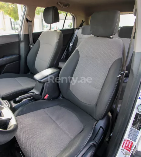 Hyundai Creta (Белый), 2017 для аренды в Дубай