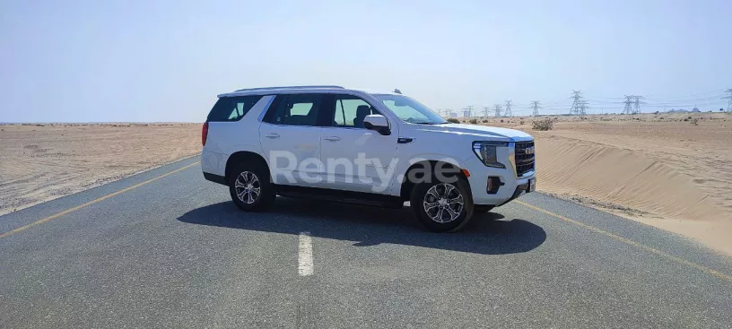 Dubai'de kiralık GMC Yukon (Beyaz), 2021