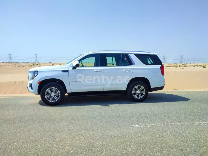 Dubai'de kiralık GMC Yukon (Beyaz), 2021