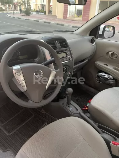 Nissan Sunny (Серый), 2021 для аренды в Дубай