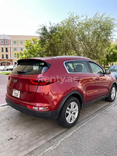 KIA Sportage (Rood), 2016 te huur in Dubai
