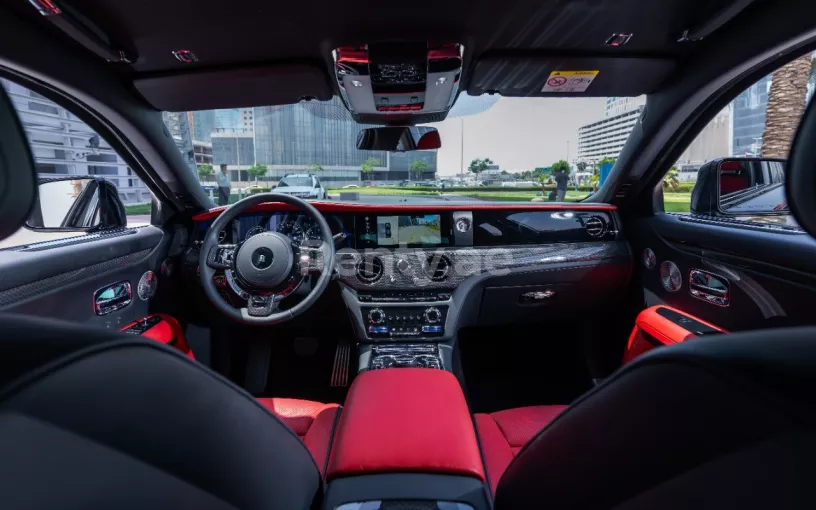 Rolls Royce Ghost Black Badge (Negro), 2022 para alquiler en Dub&aacute;i