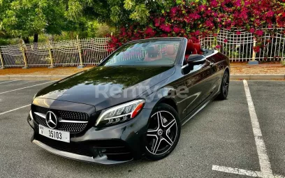 Mercedes C300 Convertible (Черный), 2021 для аренды в Дубай