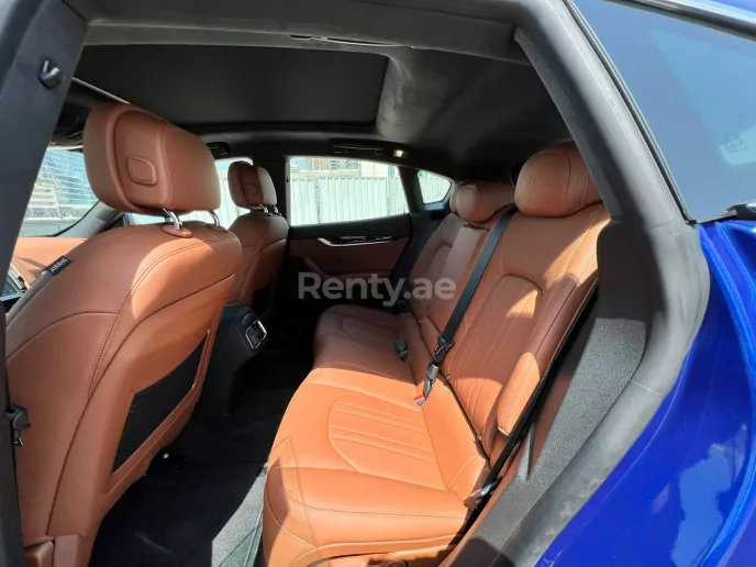 إيجار مازيراتي ليفانتي HYBRID 2022 (أزرق), 2022 في دبي