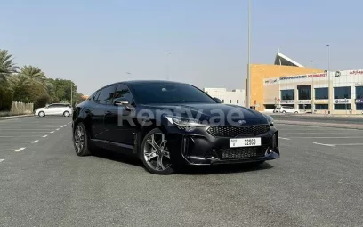 إيجار كيا ستينجر (اللون الرمادي), 2020 في دبي