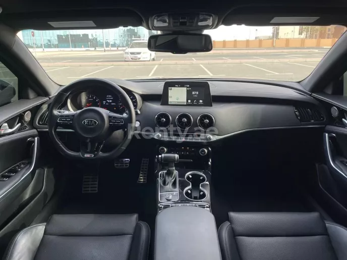KIA Stinger (Серый), 2020 для аренды в Дубай