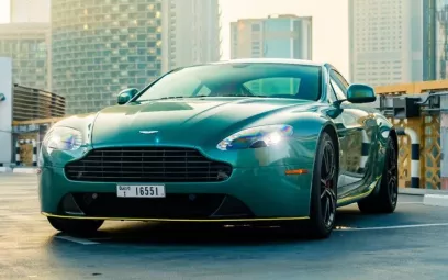 Aston Martin Vantage (Зеленый), 2015 для аренды в Дубай