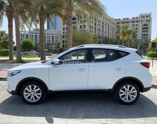 MG ZS (White), 2022 for rent in Dubai