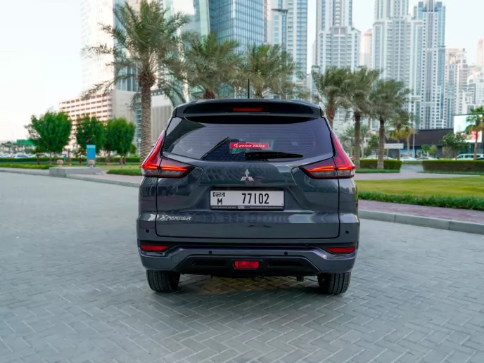Mitsubishi Xpander (Gris), 2022 para alquiler en Dub&aacute;i