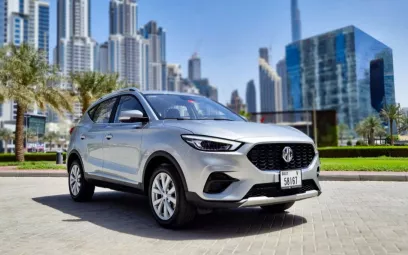 在迪拜 租 MG ZS (灰色), 2023