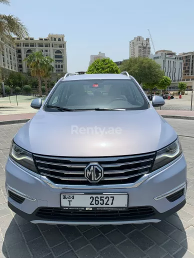 Hyundai Tucson (Blanco), 2023 para alquiler en Dub&aacute;i