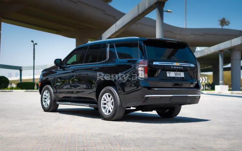Chevrolet Tahoe (Zwart), 2021 te huur in Abu Dhabi