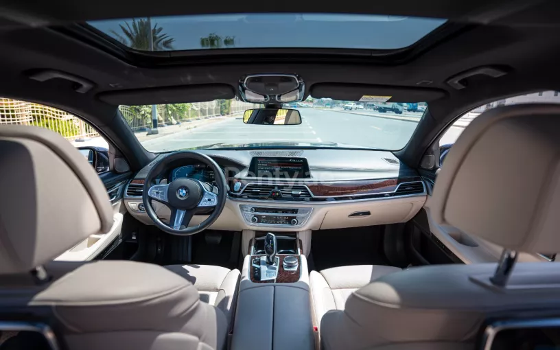 BMW 730Li (Черный), 2021 для аренды в Абу-Даби