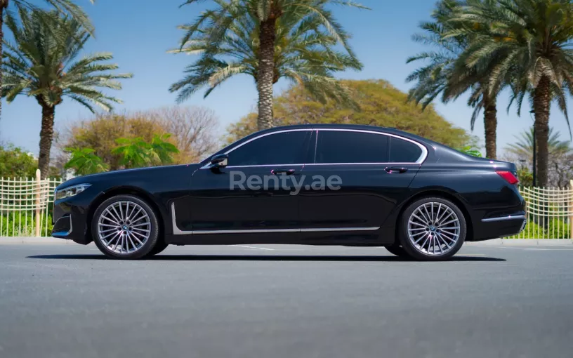 BMW 730Li (Черный), 2021 для аренды в Абу-Даби