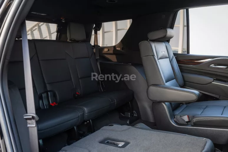Cadillac Escalade Black Edition (Zwart), 2021 te huur in Abu Dhabi