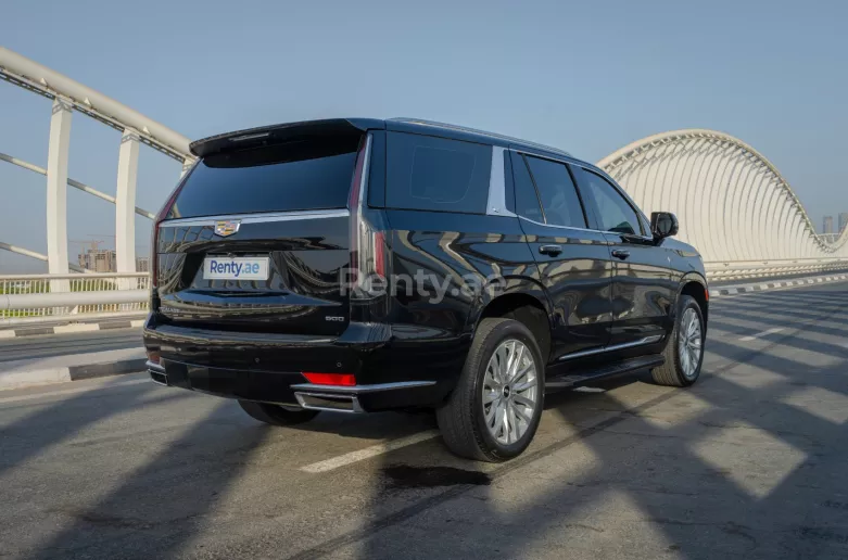 Cadillac Escalade (Schwarz), 2021  zur Miete in Abu Dhabi
