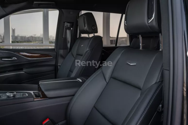 Cadillac Escalade (Schwarz), 2021  zur Miete in Abu Dhabi