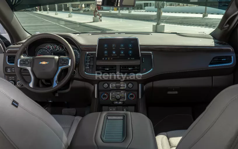 Chevrolet Tahoe (Blanc), 2021 &agrave; louer &agrave; Abu Dhabi