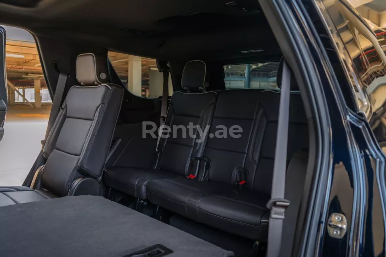 Chevrolet Tahoe (Bleue), 2021 &agrave; louer &agrave; Abu Dhabi