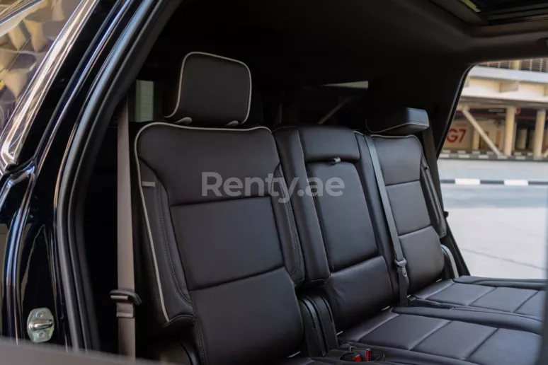 Chevrolet Tahoe (Bleue), 2021 &agrave; louer &agrave; Abu Dhabi