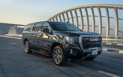 Abu Dabi'de kiralık GMC Yukon XL (Siyah), 2021