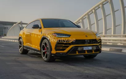 Lamborghini Urus (Geel), 2020 te huur in Abu Dhabi