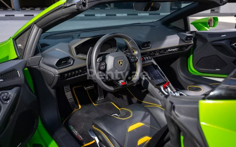 在阿布扎比 租 兰博基尼 EVO Spyder (绿色), 2021