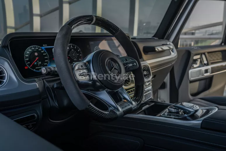 Mercedes G63 AMG (Blanco), 2021 para alquiler en Abu Dhabi