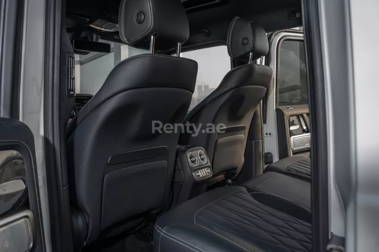 Mercedes G63 AMG (Blanco), 2021 para alquiler en Abu Dhabi