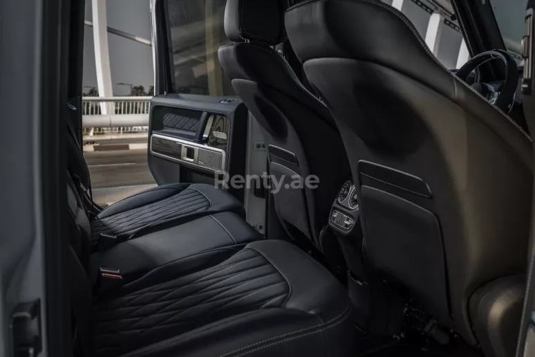 Mercedes G63 AMG (Blanco), 2021 para alquiler en Abu Dhabi