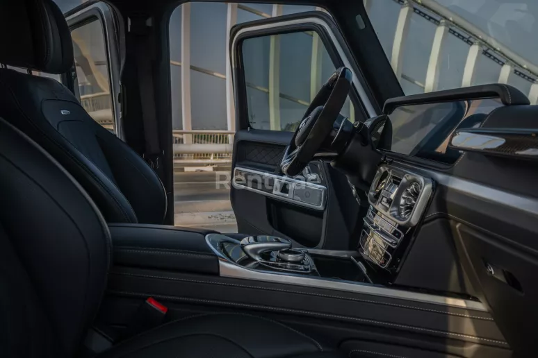 Mercedes G63 AMG (Blanco), 2021 para alquiler en Abu Dhabi
