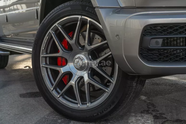 在阿布扎比 租 梅赛德斯 G63 AMG (灰色), 2021