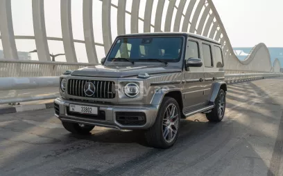 在阿布扎比 租 梅赛德斯 G63 AMG (灰色), 2021